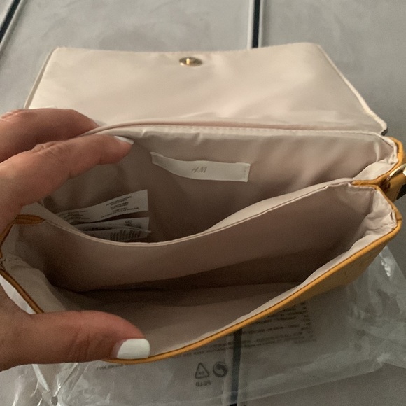 New! H&M Yellow Croc Embossed Crossbody Bag - Picture 10 of 11